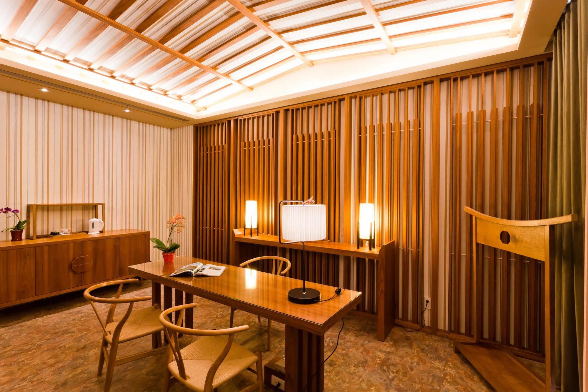 Tian Xia Ju Motel Yilan Exterior foto