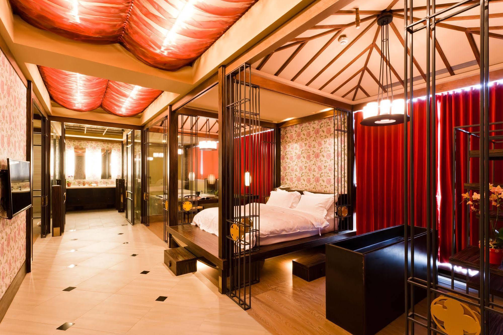 Tian Xia Ju Motel Yilan Exterior foto