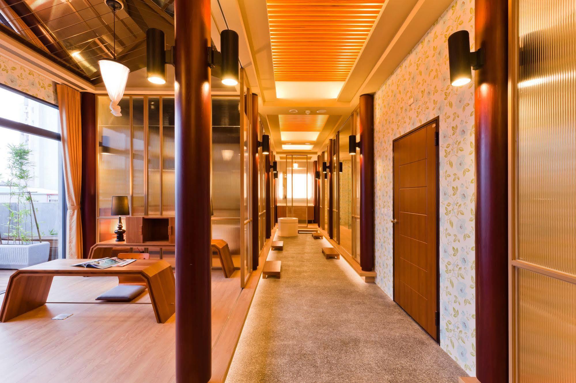 Tian Xia Ju Motel Yilan Exterior foto