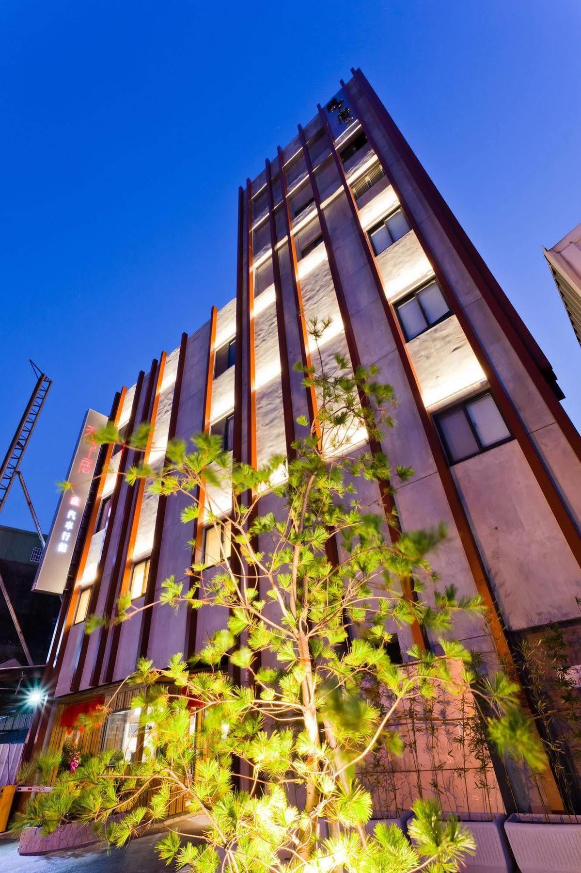 Tian Xia Ju Motel Yilan Exterior foto